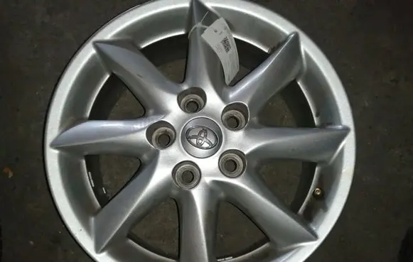 R16 alloy rim