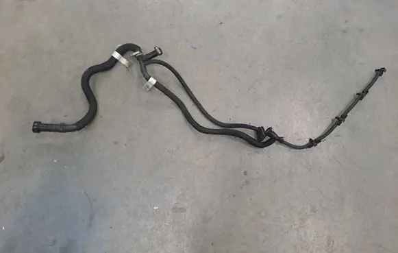 BMW 5 F10 F11 Fuel injector supply line/pipe 7810791