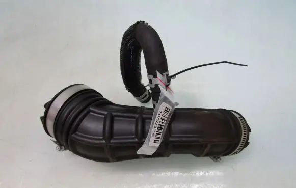 Suzuki SX4 S-Cross Air intake hose/pipe