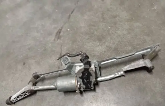 Volvo V70 Front wiper linkage and motor 9171901 404606