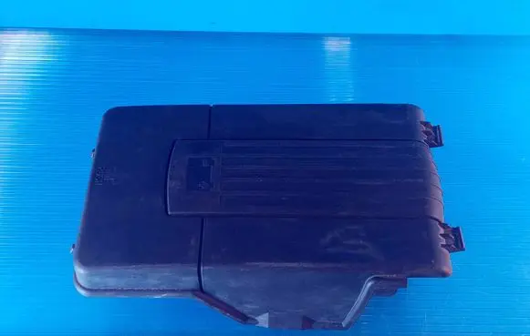 Volkswagen PASSAT B6 Battery box tray cover/lid 1K0915443C 1K0915443