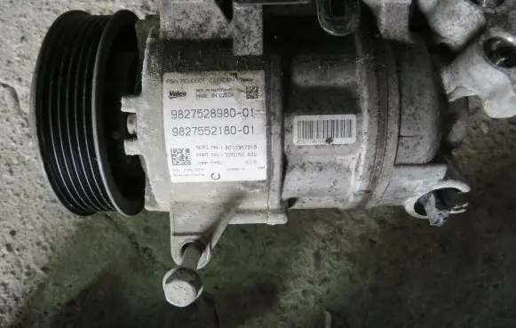 Peugeot 308 Air conditioning (A/C) compressor (pump) 9827528980