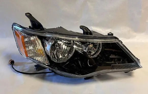 Mitsubishi Outlander Headlight/headlamp 12V35W P5585 5563F