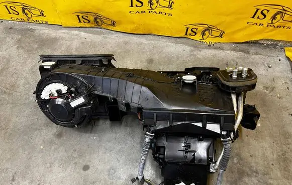 Mercedes-Benz GLS X166 Interior heater climate box assembly A1668303360