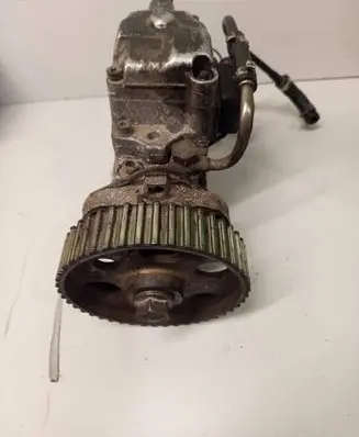 Volkswagen PASSAT B5 Fuel injection high pressure pump 028130115M