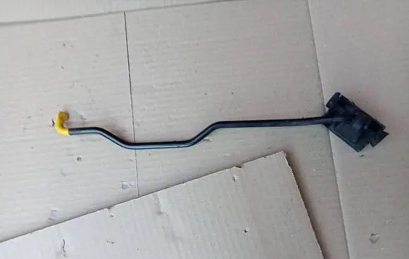 Chevrolet Corsa Engine bonnet/hood prop rod/strut 13223760