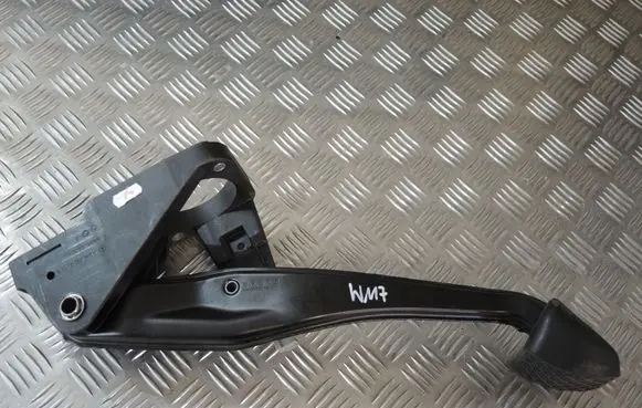 Mercedes-Benz CLA C117 X117 W117 Brake pedal A2462900019