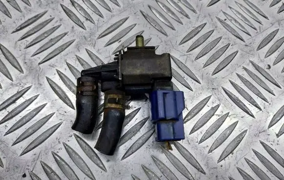 Nissan Primera Valve vacuum FDBD100