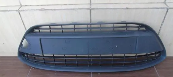 Ford Fiesta Front bumper lower grill 8A6117B968A