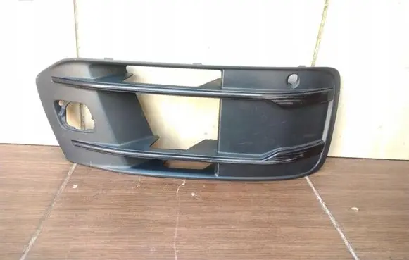 Audi Q7 4M Front bumper lower grill 4M0807682R