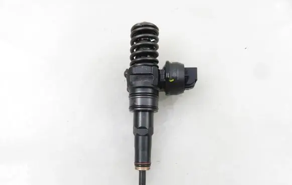 Volkswagen Transporter - Caravelle T5 Fuel injector 0414720210 07Z130073F