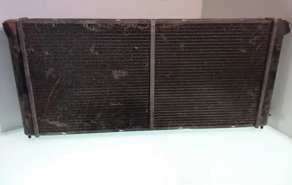 Volkswagen PASSAT B3 Coolant radiator 353121253F