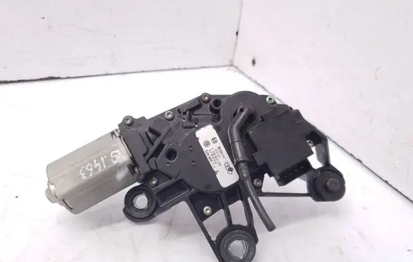 Volkswagen Fox Rear window wiper motor F006B20059 5Z6955711