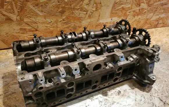 Mercedes-Benz C W204 Engine head R651016 252902656