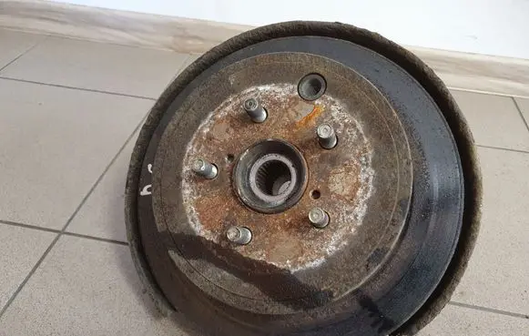 Subaru Forester SH Rear wheel hub