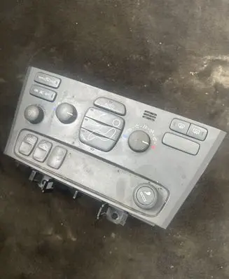 Volvo V70 Climate control unit