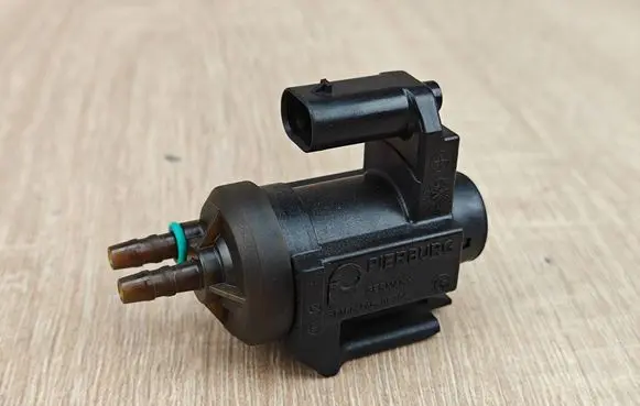 BMW 4 G22 G23 G24 G26 Vacuum valve 8570591