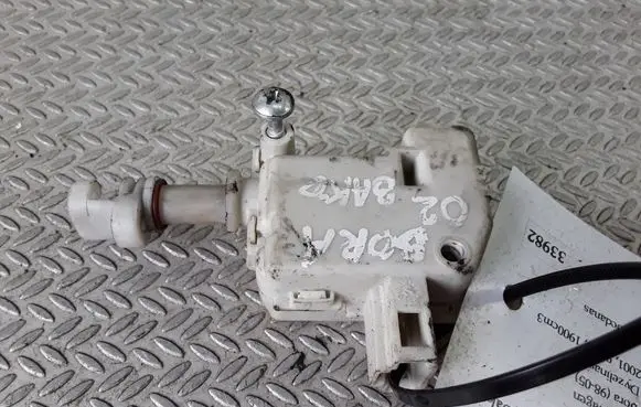 Fuel tank cap lock