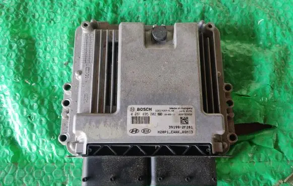 Hyundai Tucson TL Engine control unit/module 391992F201 0281035202 EDC17C57540