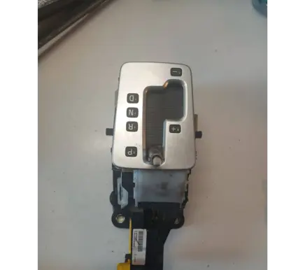 Volvo S80 Gear shifter/selector 30759122