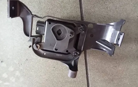 Seat Ibiza III (6L) Air flap motor/actuator 309368300 B24959012967