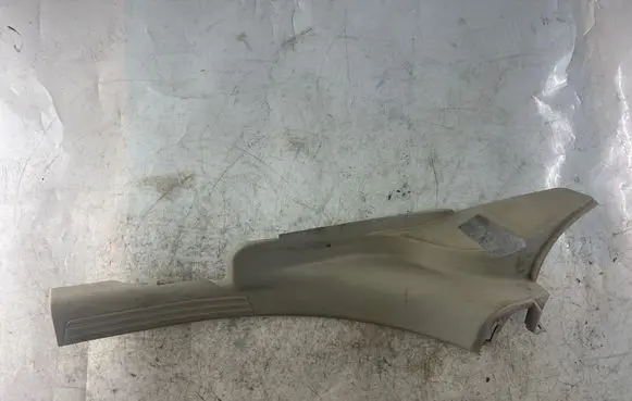Chrysler 300 - 300C Rear sill trim cover 0um63bd1ae