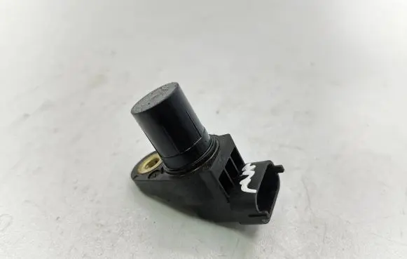 Chrysler 300 - 300C Camshaft position sensor A0051531328