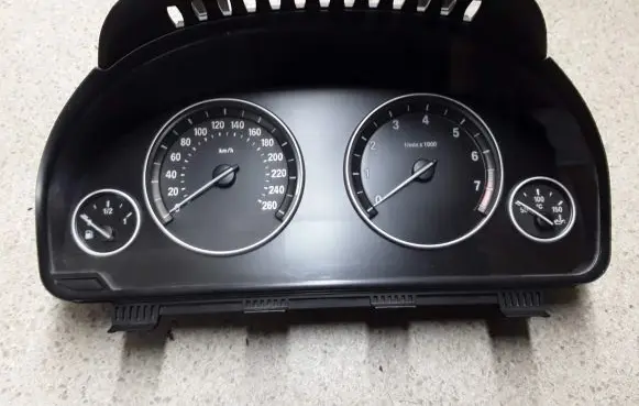 BMW 5 F10 F11 Speedometer (instrument cluster) 9227612