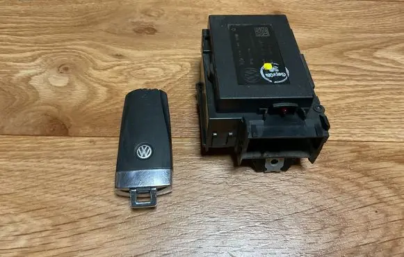 Volkswagen PASSAT B6 Ignition lock 3C0905843Q 3330