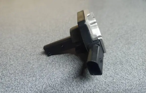 Audi A6 S6 C6 4F Oil level sensor 1J0907660B