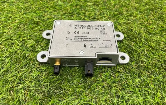 Mercedes-Benz S W221 Aerial antenna amplifier A2219050040
