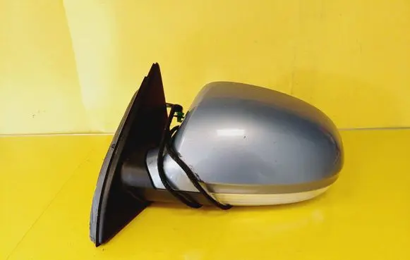 Front door electric wing mirror
