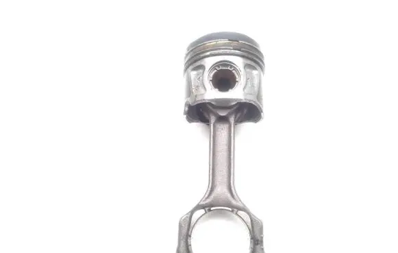 Jeep Cherokee Piston with connecting rod EBT