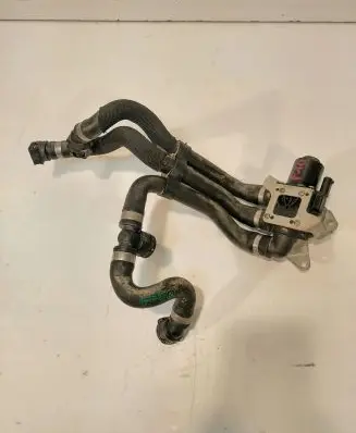 BMW 5 F10 F11 Engine coolant pipe/hose 8572123