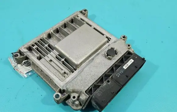 Hyundai i30 Engine control unit/module ECU 39112-2B102 IMPRK1514221