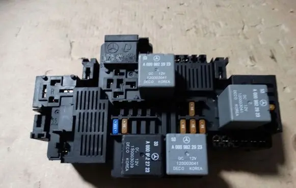 Mercedes-Benz E W213 Fuse box set A2059065706w205