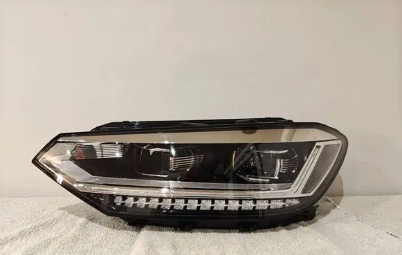 Volkswagen Touran III Headlight/headlamp 5TB941081D 030129923316