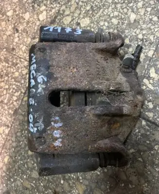 Renault Megane III Front brake caliper