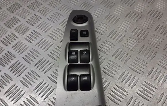 KIA Sportage Front door window switch trim 