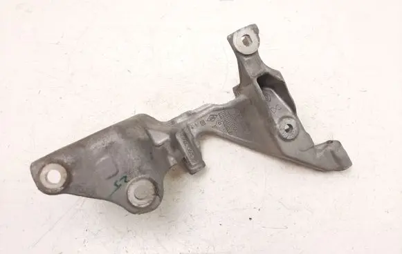 Renault Trafic III (X82) EGR valve cooler bracket A6261410040 147174072R