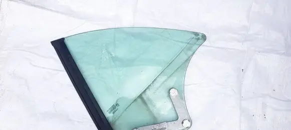Peugeot 207 Rear vent window glass 