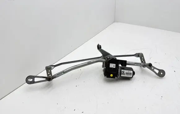 BMW 5 G30 G31 G38 Front wiper linkage and motor W000061428 02968215