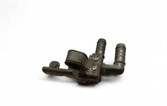 Lincoln Nautilus Coolant heater control valve G3G318495BA