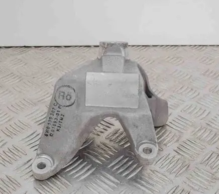 Audi A4 S4 B9 8W Engine mounting bracket 8W0199307C