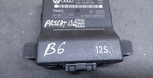 Volkswagen PASSAT B6 Gateway control module 3C0907530E 3C0907951
