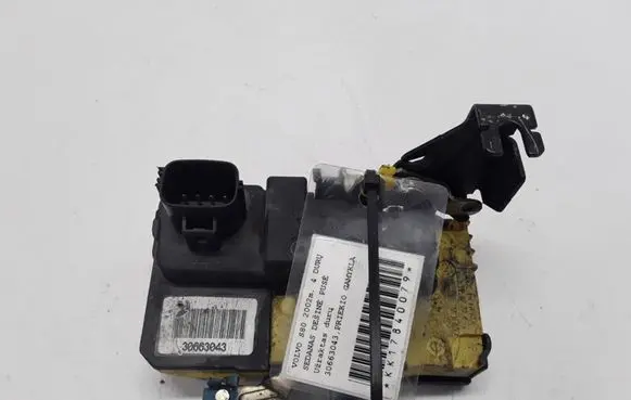 Volvo S80 Front door lock 30663043