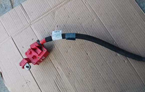Positive cable (battery)