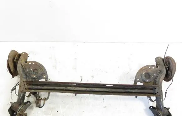 Renault Clio III Rear axle beam 