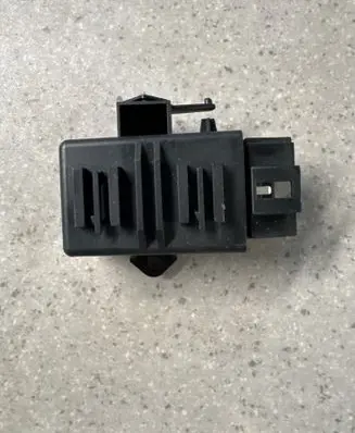 Porsche Taycan 9J1 Seat heating relay 3F0959772