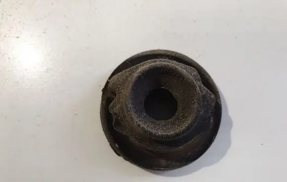 Skoda Fabia Mk1 (6Y) Front coil spring rubber mount 1j0512149b